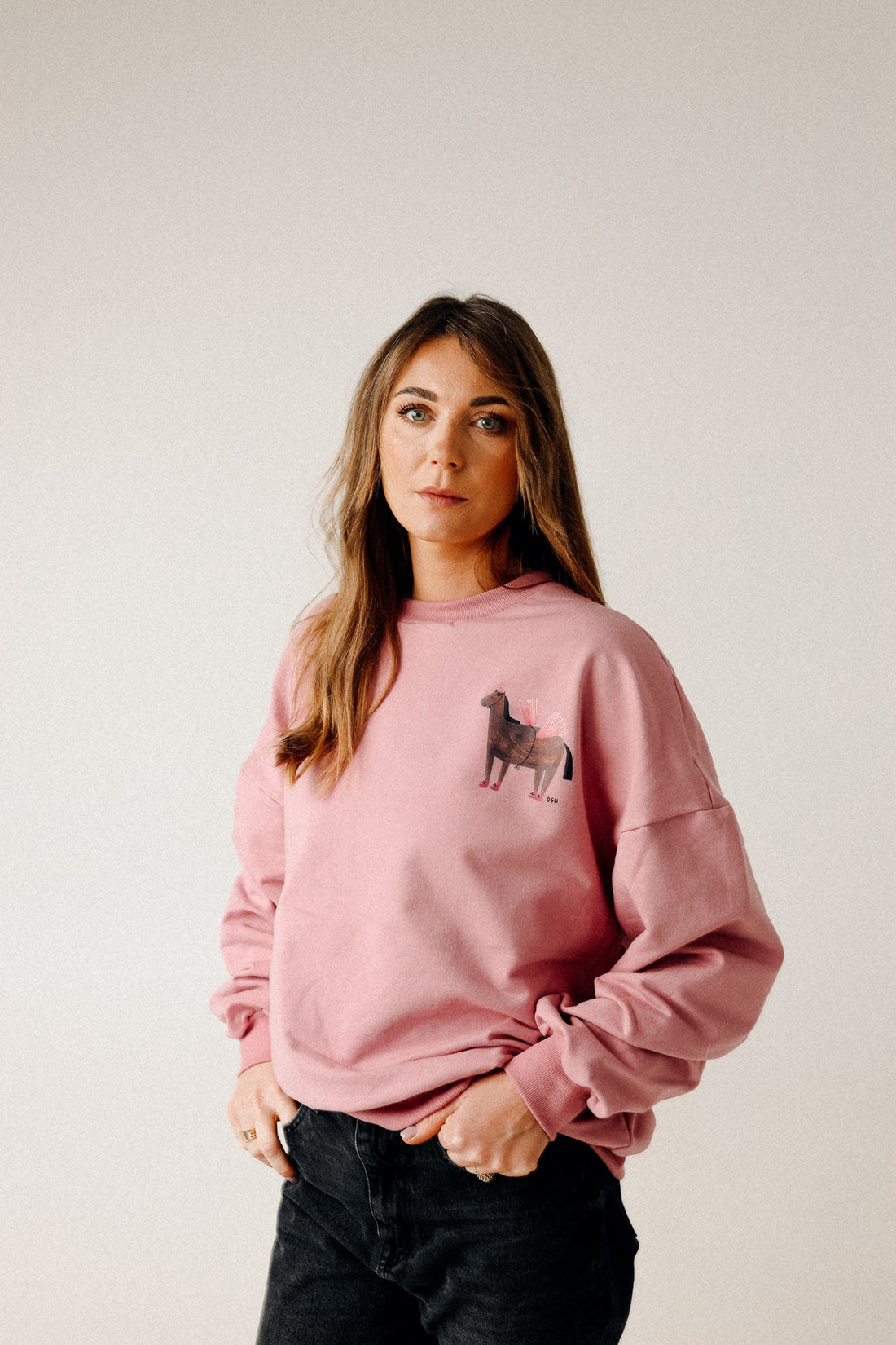 ERWACHSENEN SWEATSHIRT- PFERD AUF ALTROSA  (LIEFERUNG CA. 14 TAGE)