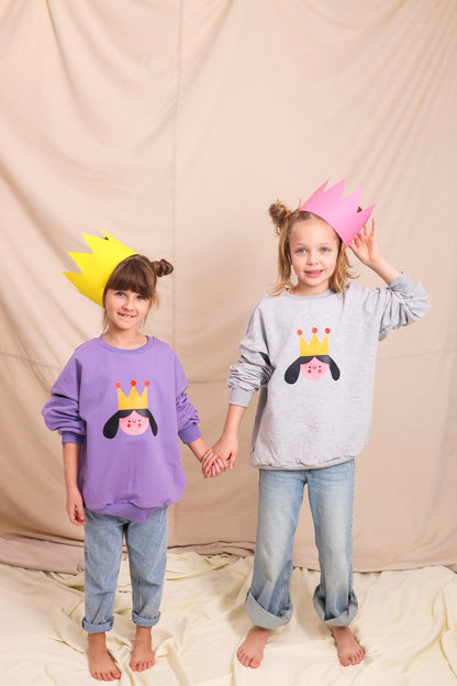 QUEEN AUF LILA SWEATSHIRT (LIEFERZEIT CA. 14 TAGE)